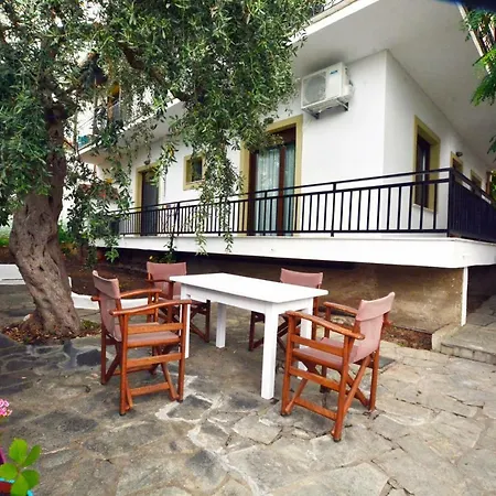Camping Nina House Skala Sotiros